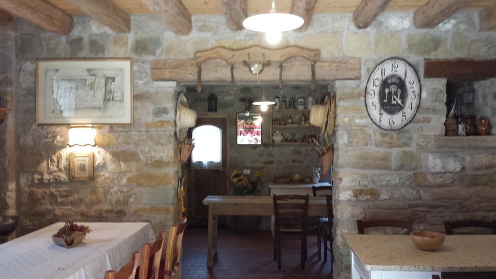 Agriturismo Casteldardo Guest House Trichiana Bagian luar foto